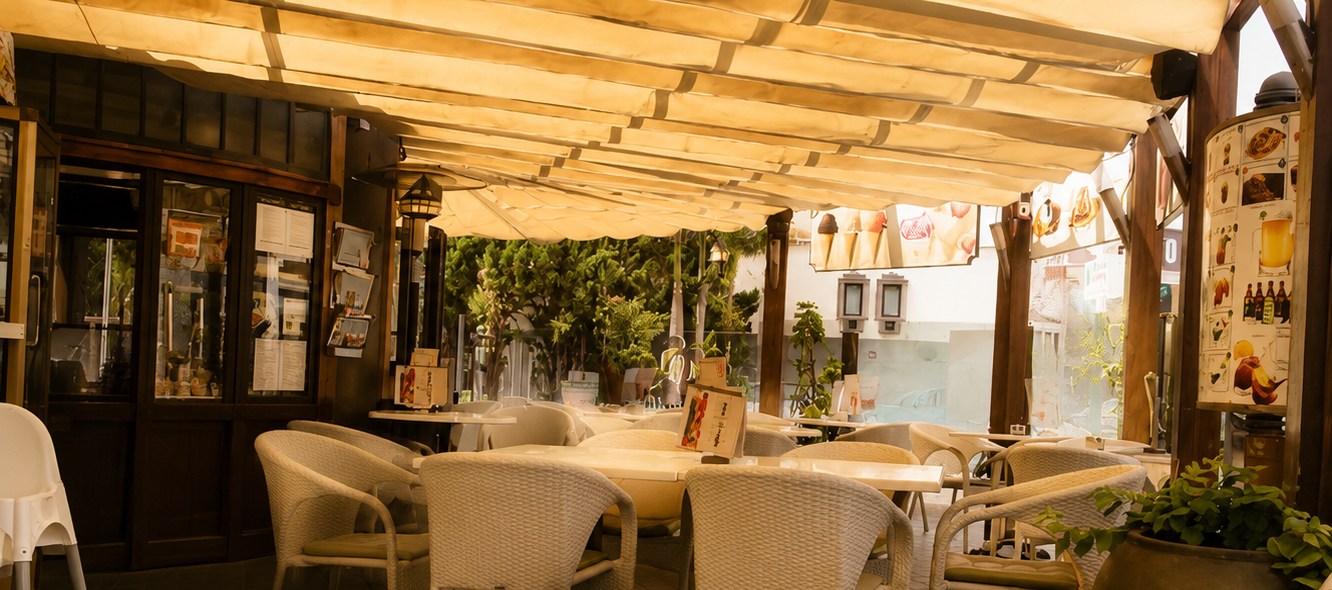 Dazzle Cafe & Bar visual 1
