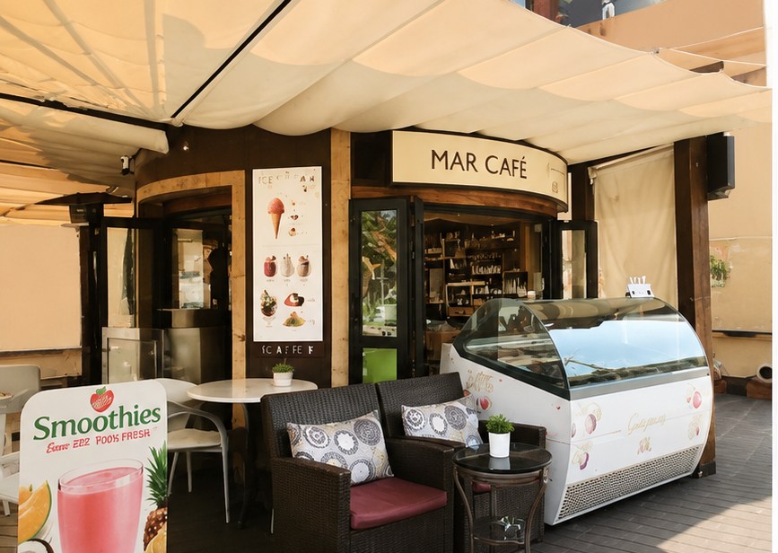 Dazzle Cafe & Bar visual 7